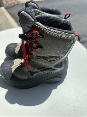 Columbia Kids Gray and Black Snow Boots with Red Laces